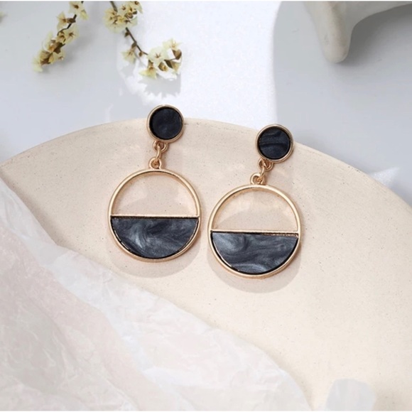 Blossom Boutique Jewelry - Marbled Earrings